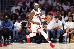 热巴:很享受现在的比赛方式 上季深陷困境现在能单场140分很有趣