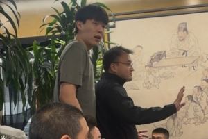 队记：你可以说杨瀚森三分8投0中 但他职业道德没问题